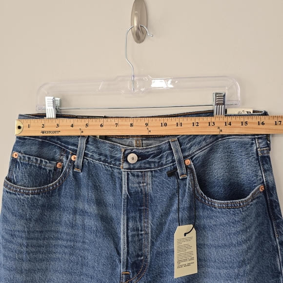 Levi's 501 90s Straight Leg Jeans 32 Medium Wash Premium NWT - Picture 4 of 10